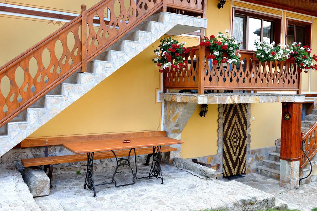 Guest House Mavrudieva Koprivshtitsa Esterno foto