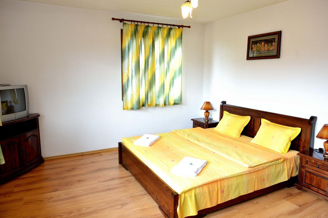 Guest House Mavrudieva Koprivshtitsa Esterno foto