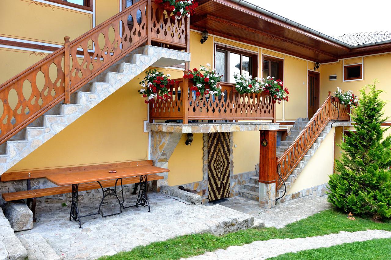 Guest House Mavrudieva Koprivshtitsa Esterno foto